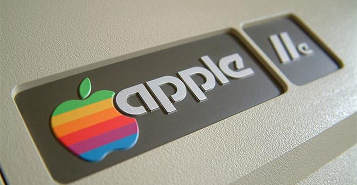 почему логотип apple надкусанное яблоко